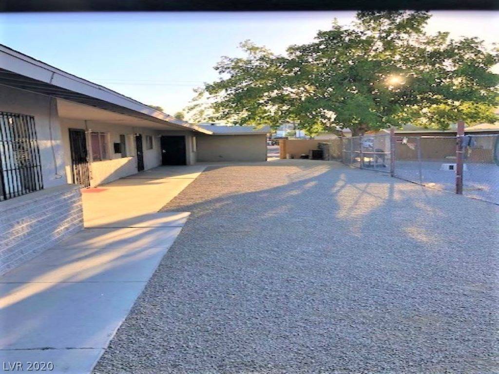 3811 Royal Crest ST, Las Vegas, NV 89119