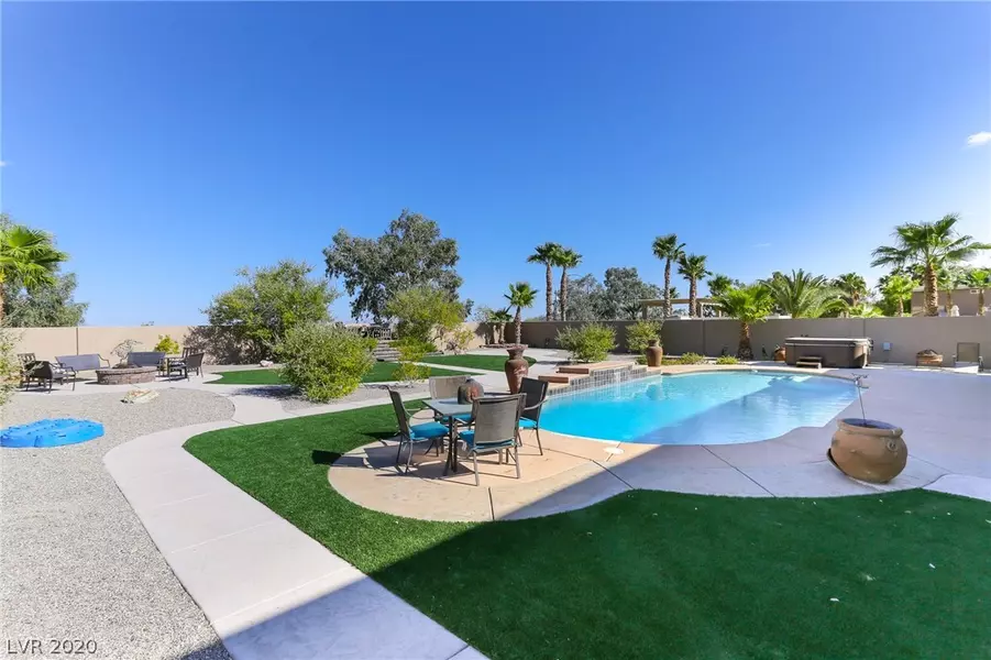 9300 Empire Rock ST, Las Vegas, NV 89143