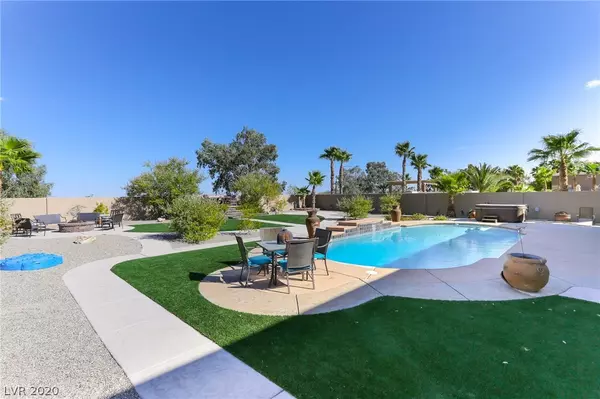 9300 Empire Rock ST, Las Vegas, NV 89143