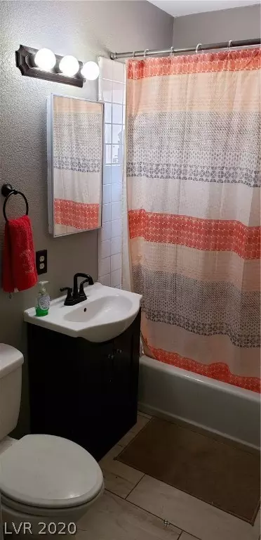 Las Vegas, NV 89107,805 Pyramid DR