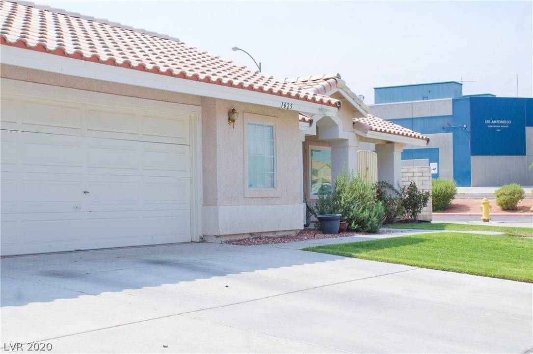 1025 Whitehollow AVE, North Las Vegas, NV 89031