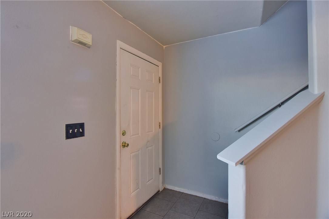 Las Vegas, NV 89106,2143 Sleepy CT