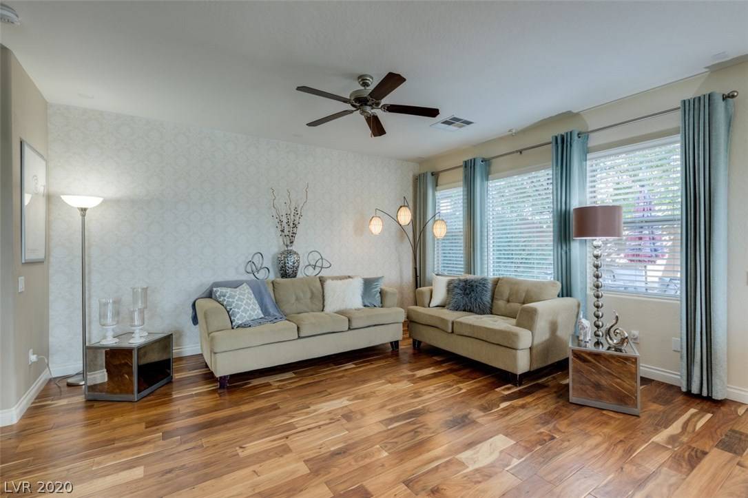 Las Vegas, NV 89117,8256 Avens PL