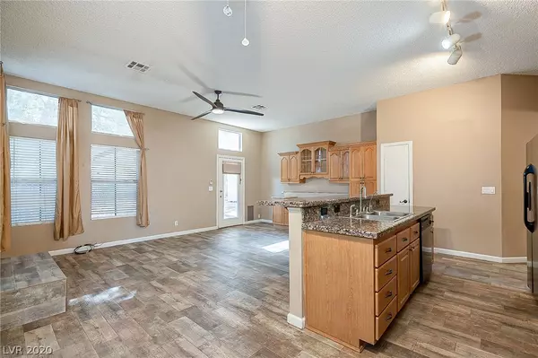 North Las Vegas, NV 89032,4333 Bob White DR