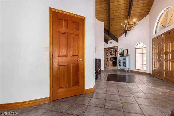 Las Vegas, NV 89146,1495 Red Rock ST