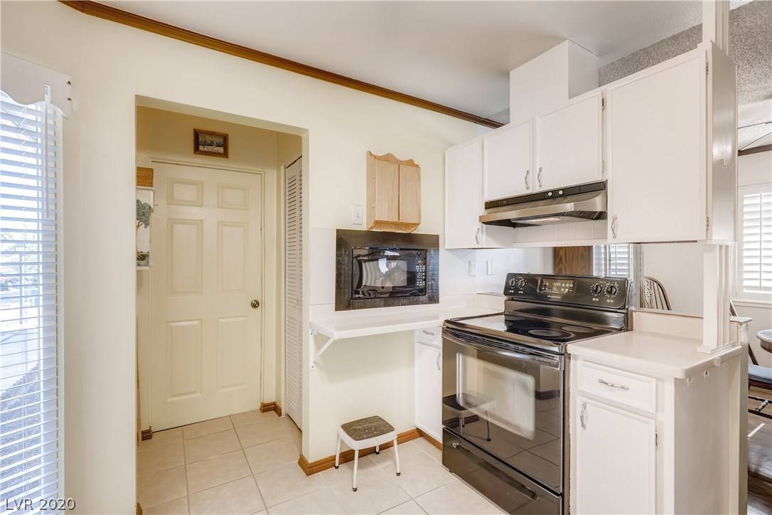 Las Vegas, NV 89145,328 Santa Fe ST