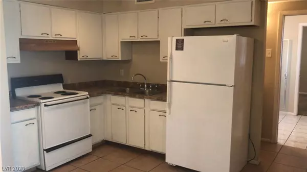 Las Vegas, NV 89107,717 Carpenter DR