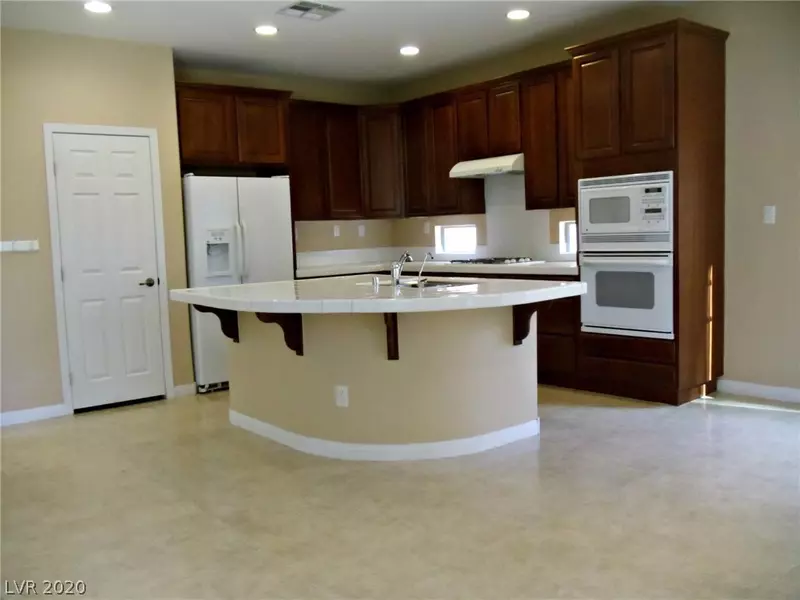 4323 OASIS HILL AVE, Las Vegas, NV 89085