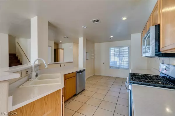 Henderson, NV 89011,693 Oak Field LN