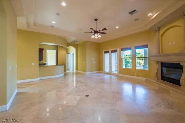 Las Vegas, NV 89148,5022 Mountain Creek DR
