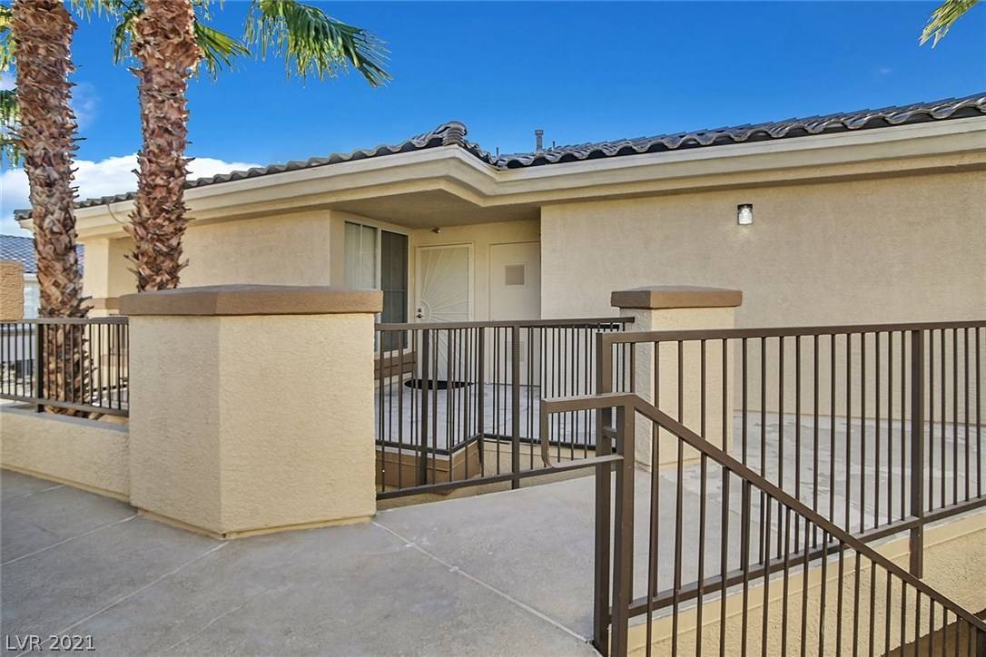 Las Vegas, NV 89113,7147 Durango DR #312