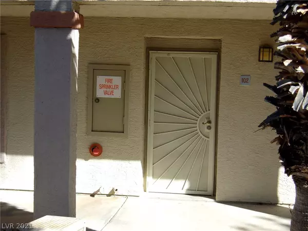 Laughlin, NV 89029,2040 Mesquite LN #102