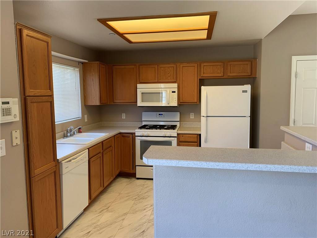 Henderson, NV 89011,833 Aspen Peak LOOP #2512