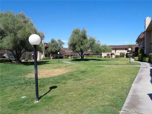 Las Vegas, NV 89121,4202 Flamingo Crest DR #4