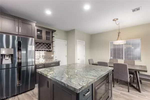 Henderson, NV 89012,812 Viento Del Montagna AVE