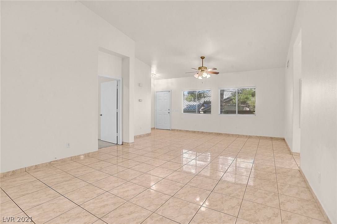 Las Vegas, NV 89117,2100 Quarry Ridge ST #203