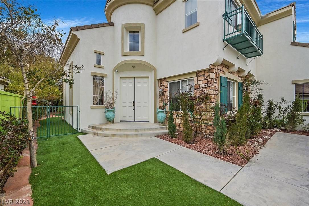 Las Vegas, NV 89145,916 Granger Farm WAY