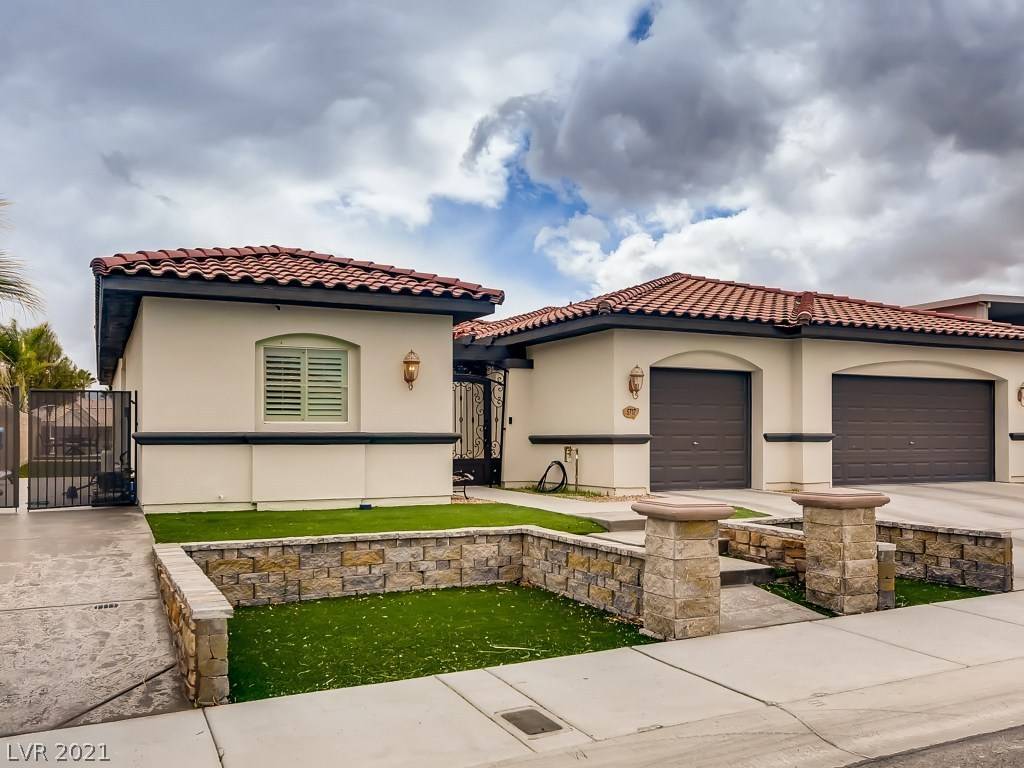 5717 Whispering Waters AVE, Las Vegas, NV 89131