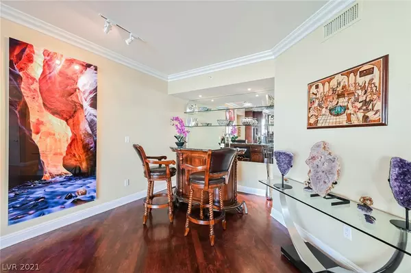 Las Vegas, NV 89109,2857 Paradise RD #1404