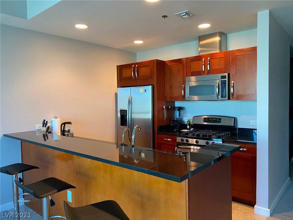 Las Vegas, NV 89103,4525 Dean Martin DR #3201