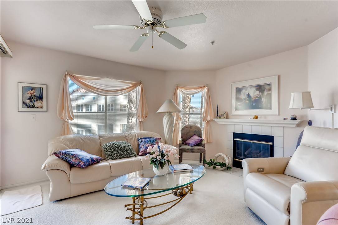 Las Vegas, NV 89118,5000 Red Rock ST #211