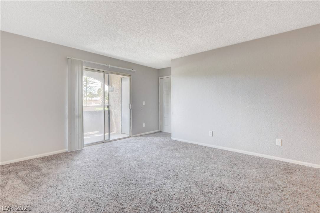 Las Vegas, NV 89107,231 Mission Newport LN #108