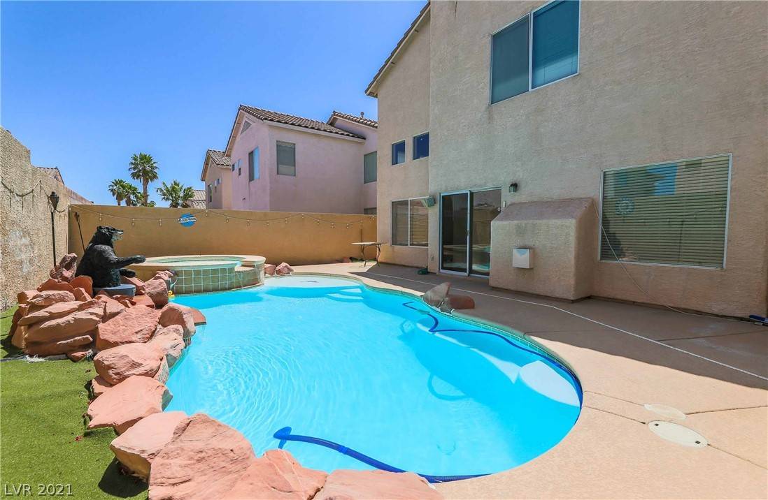 Las Vegas, NV 89147,7962 Angel Tree CT