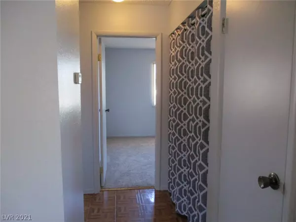 Las Vegas, NV 89128,833 Rock Springs DR #202