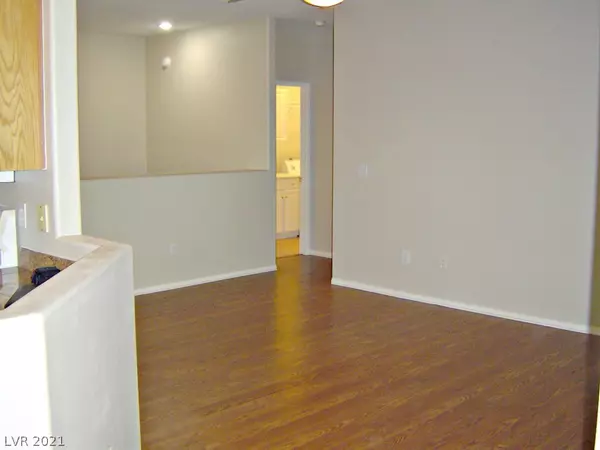 Las Vegas, NV 89128,8720 Red Brook DR #203