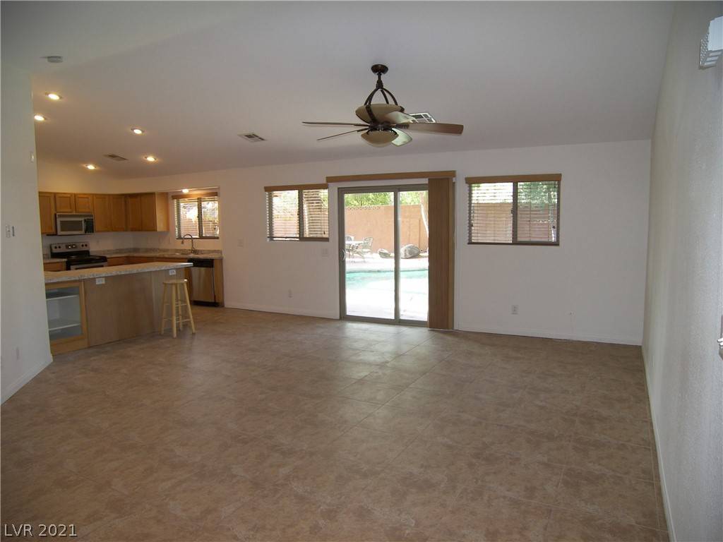 Las Vegas, NV 89169,2154 E Viking RD