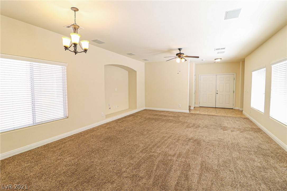 Las Vegas, NV 89122,4821 Longshot DR