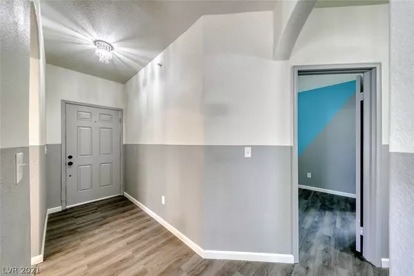 Las Vegas, NV 89120,6480 Annie Oakley DR #223