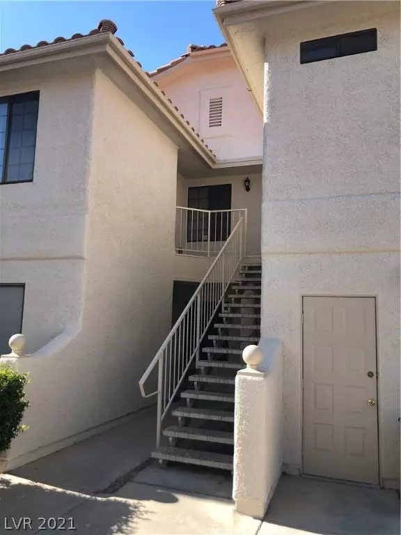 Las Vegas, NV 89117,2617 S Durango DR #201