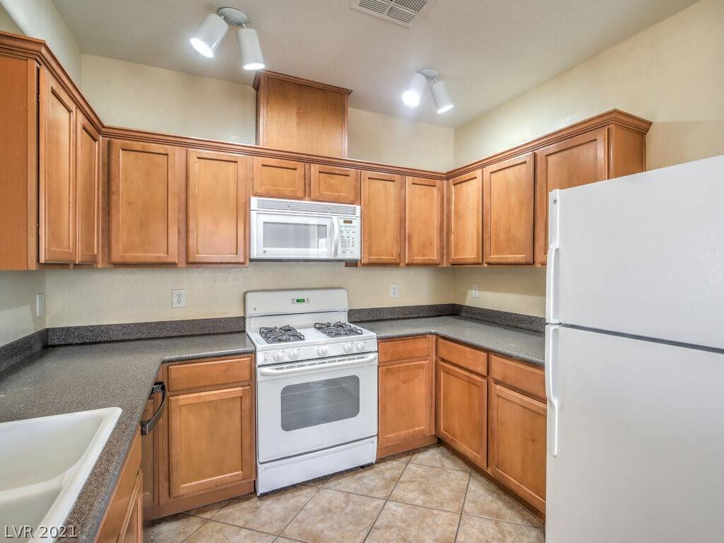 4705 Apulia DR #203, North Las Vegas, NV 89084