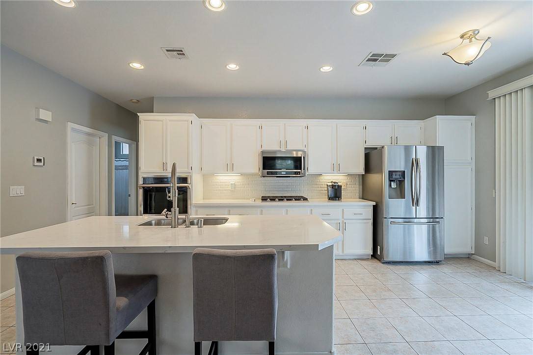 Henderson, NV 89052,2723 Manteno CT