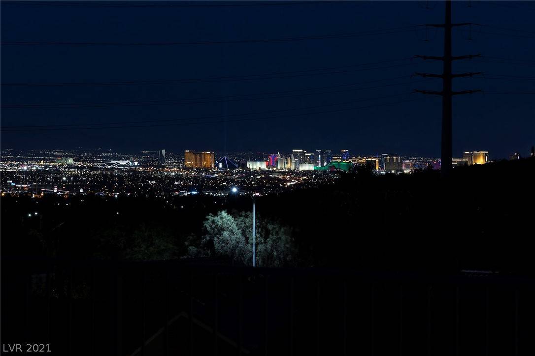 Henderson, NV 89052,2274 Smokey Sky DR