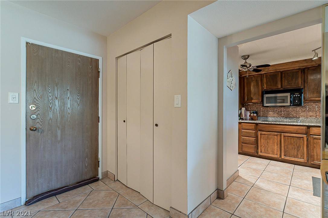 Las Vegas, NV 89169,725 N Royal Crest CIR #216