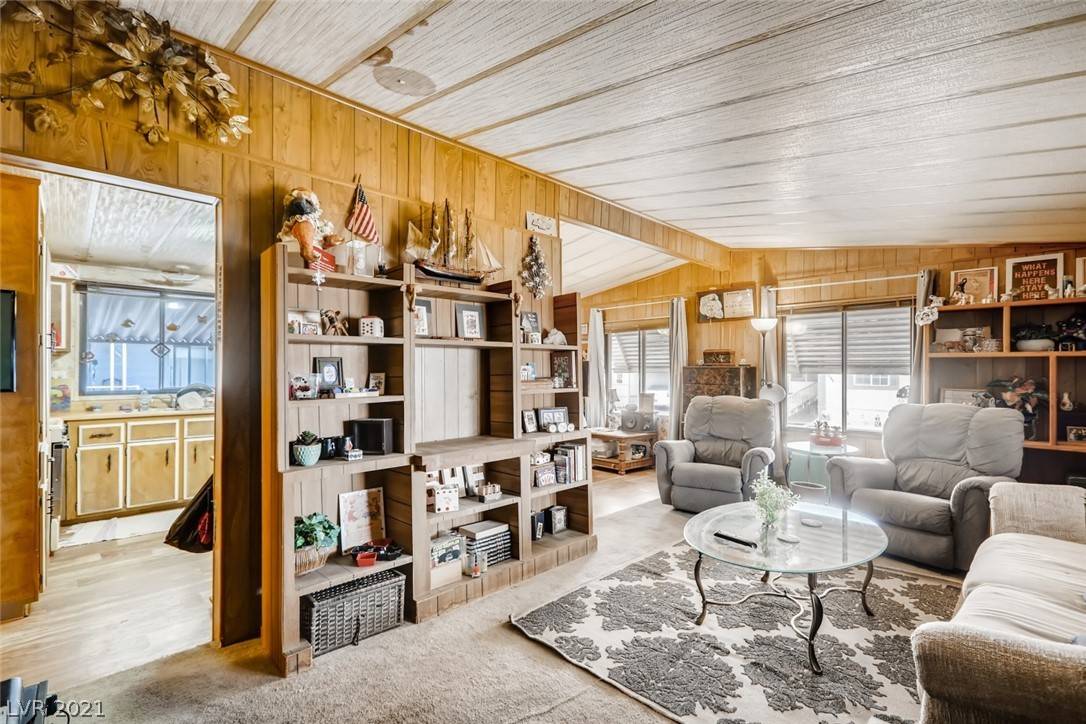 Las Vegas, NV 89122,3435 Haleakala DR