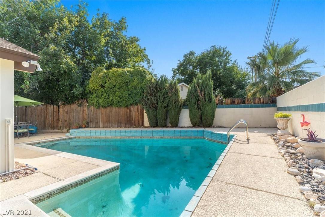 Las Vegas, NV 89107,4420 Thompson CIR