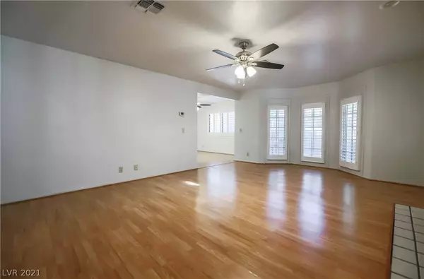 Las Vegas, NV 89103,3985 Delos DR