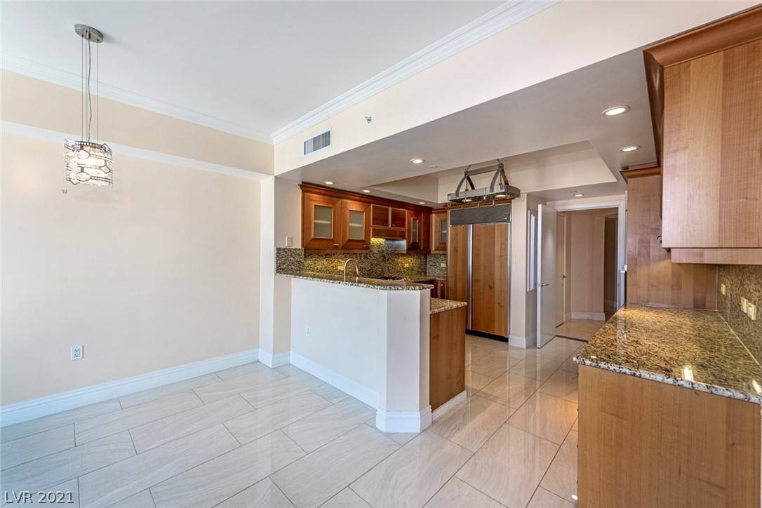 Las Vegas, NV 89109,2777 Paradise RD #603