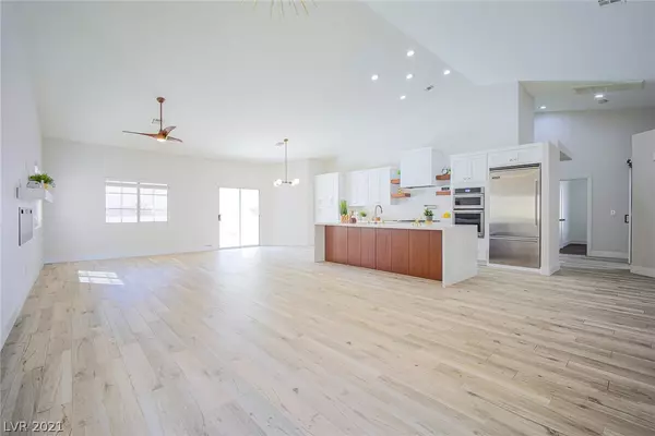 Las Vegas, NV 89149,5725 Whale Rock ST