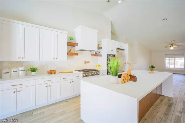 Las Vegas, NV 89149,5725 Whale Rock ST
