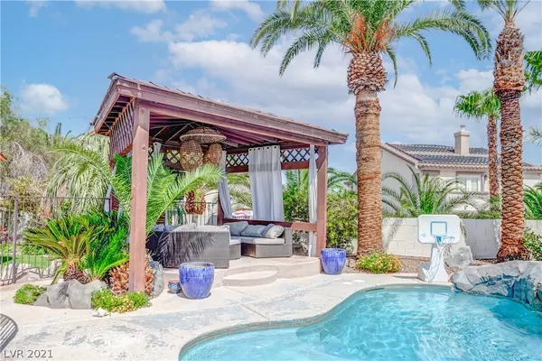 Henderson, NV 89012,320 Glistening Cloud DR