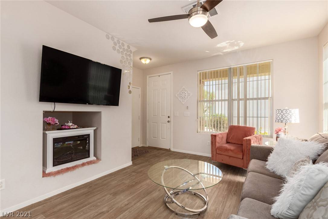 Las Vegas, NV 89122,5035 Midnight Oil DR