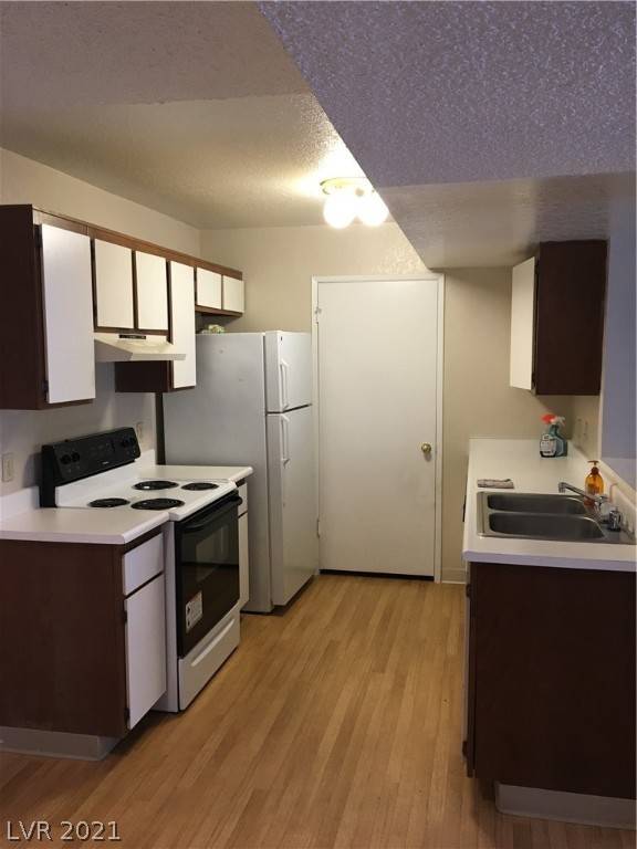 Las Vegas, NV 89107,200 Mission Laguna LN #108