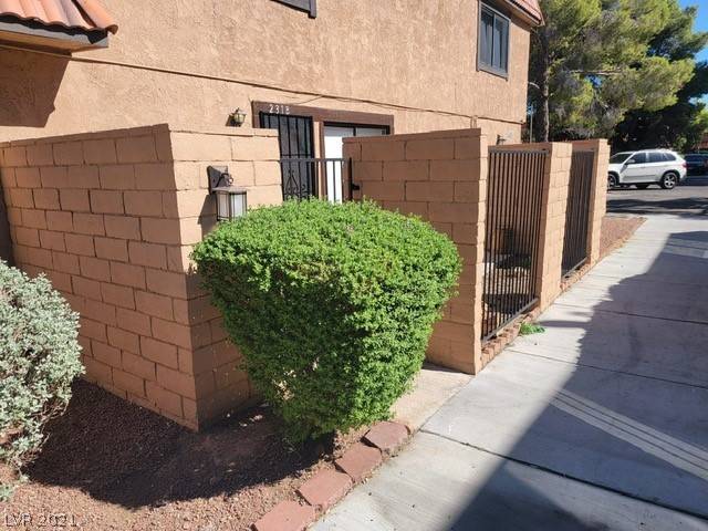 Las Vegas, NV 89107,231 Brookside LN #B