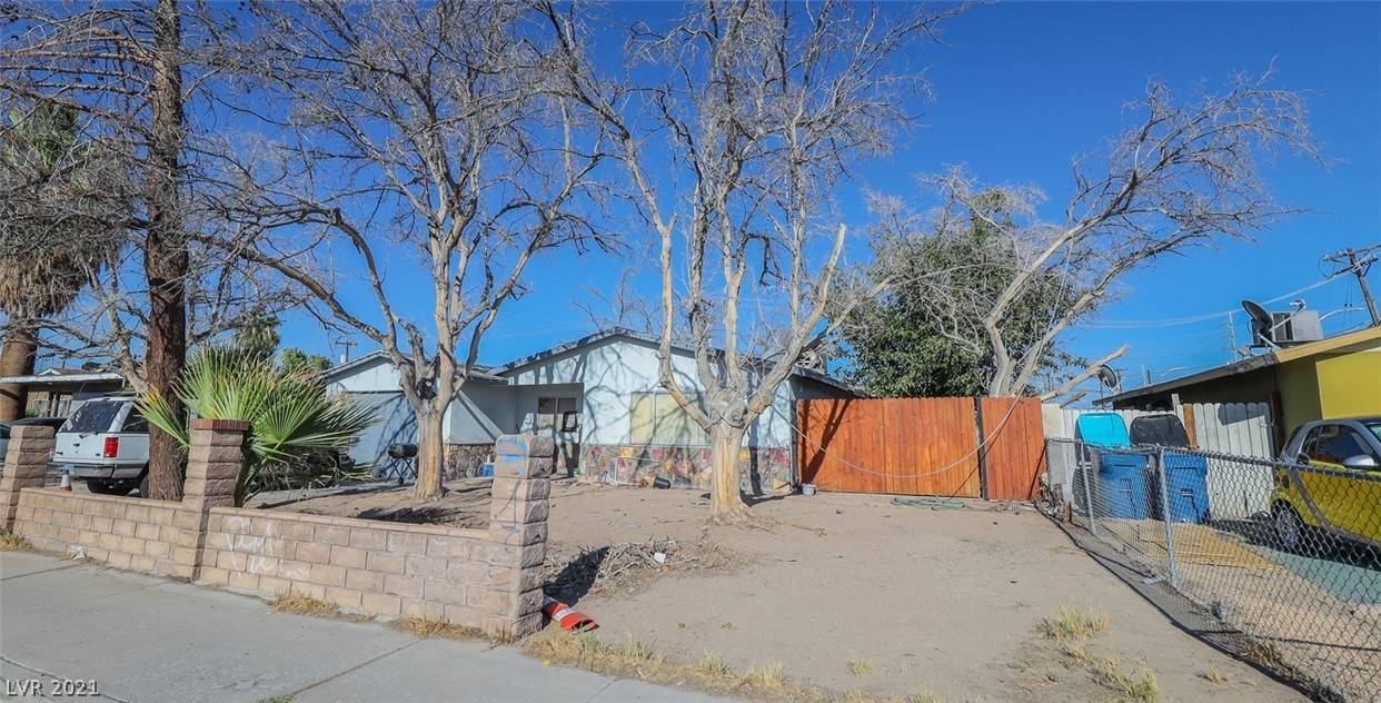 14 Prince LN, Las Vegas, NV 89110