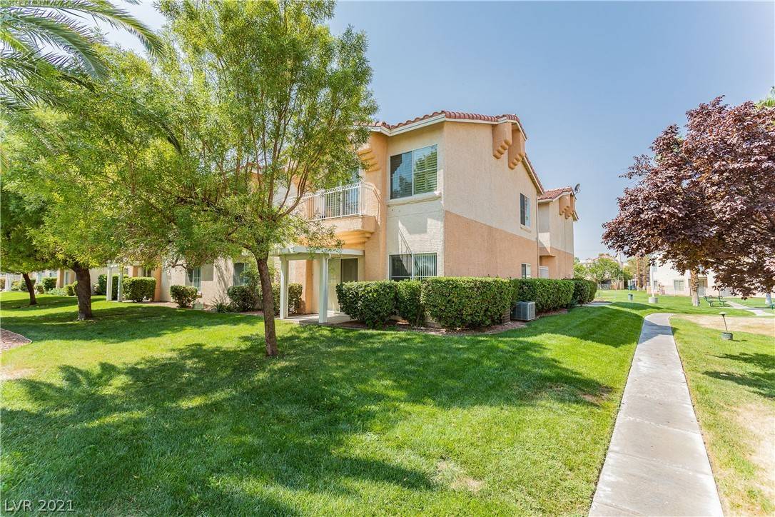Las Vegas, NV 89118,5000 Red Rock ST #241