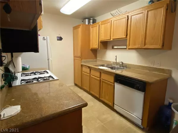 Las Vegas, NV 89130,3318 Decatur BLVD #2101